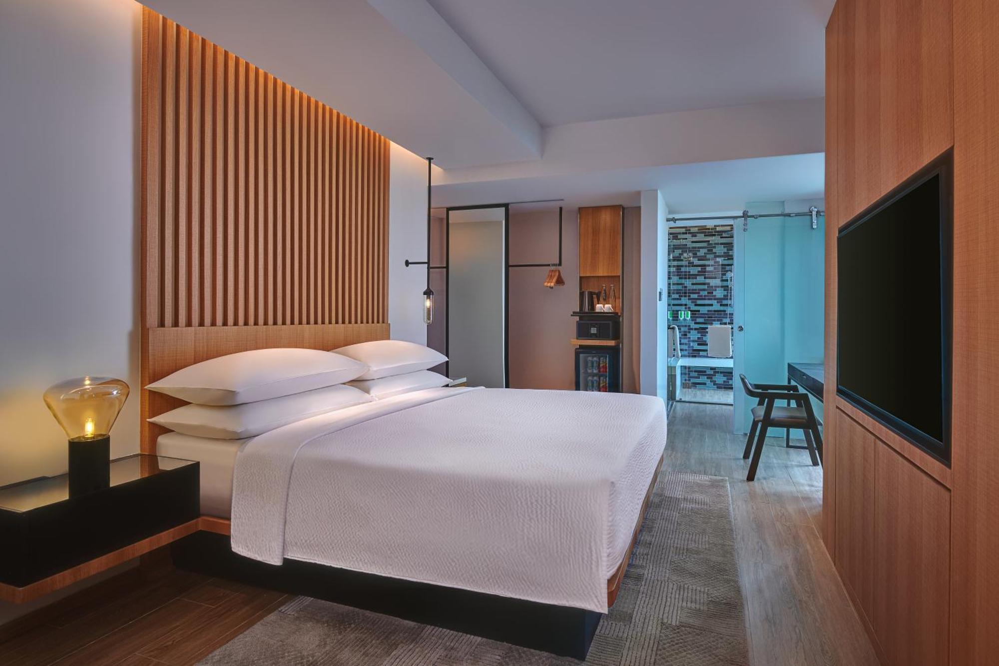 King Suite with City View
